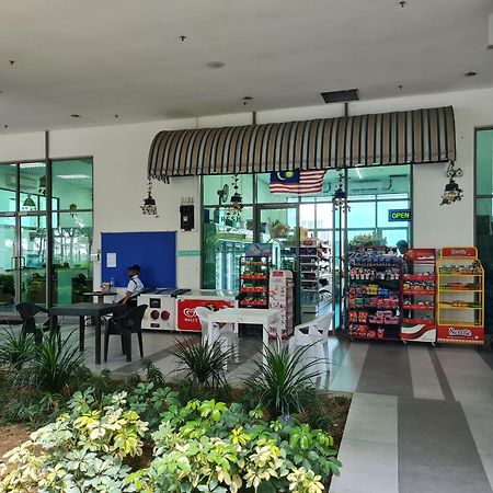 Hideaway At Cybersquare Apartment Cyberjaya Luaran gambar